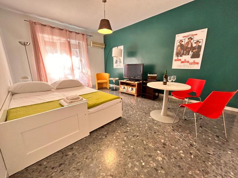 70's House — забронировать отель в Риме