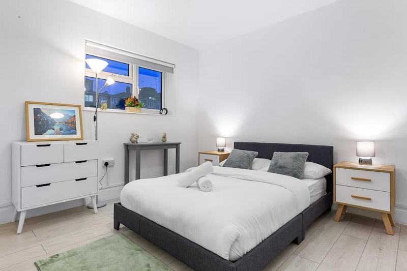 Holiday Home near Kings Cross Sleep 12 SP7 — отель с удобным расположением в Лондоне