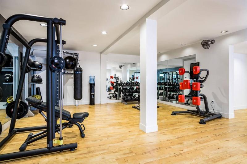 Цены на Luxe MDR apartment,Parking, Gym, Pool, jacuzzi,BBQ в Лос-Анджелесе