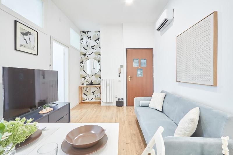 Spacious flat close to Fondazione Prada & Metro — отель с удобствами в Милане