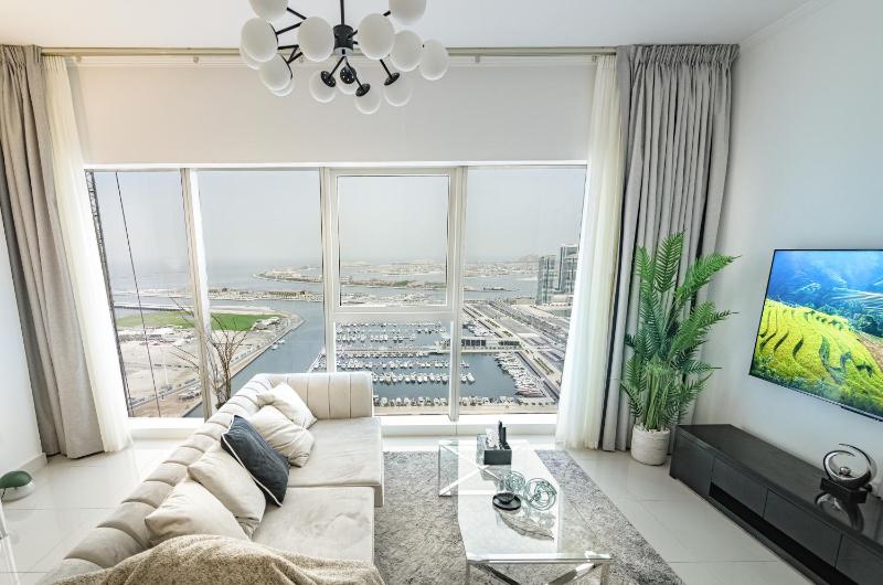 OSKENA Vacation Homes- Beautiful High Floor Two Bedroom in Marina — забронировать отель в Дубае