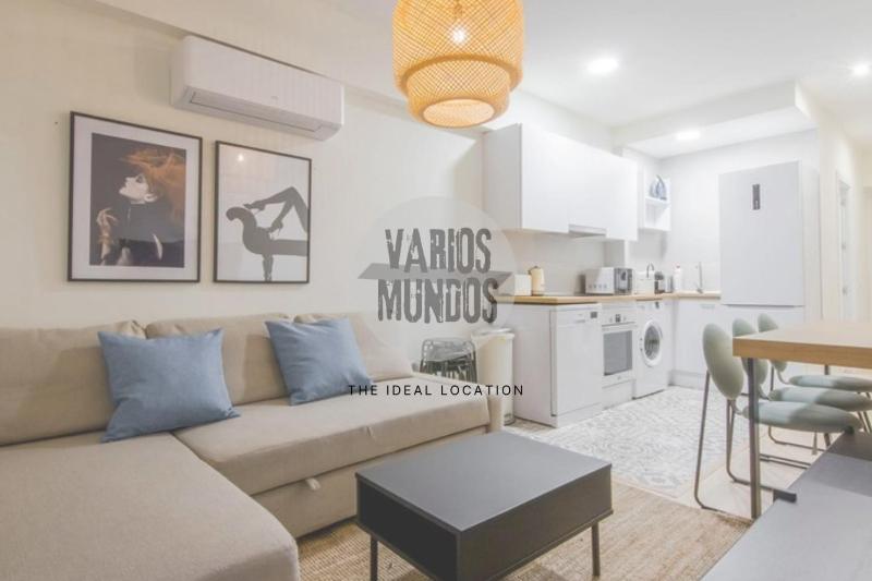 Cool Apt para 9pax en plena Plaza de Chueca — отель в Мадриде, Испания