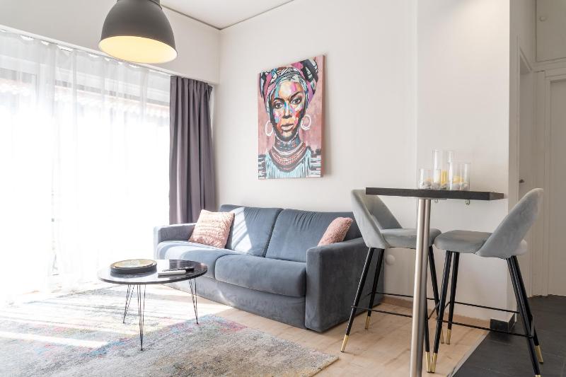 Цены на Acropolis Sweet House 4 в Афины