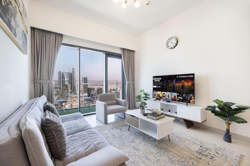 Цены на Downtown Luxurious 1BR 2 minutes Walk to Dubai Mall and Fountain в Дубае