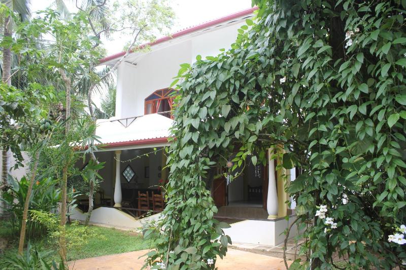 Dionis Villa 4 — отель в Унаватуна, Шри-Ланка