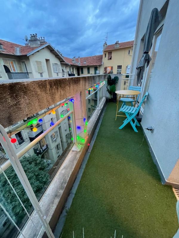 Charmant studio avec terrasse ensoleillee — отель с удобствами в Николь