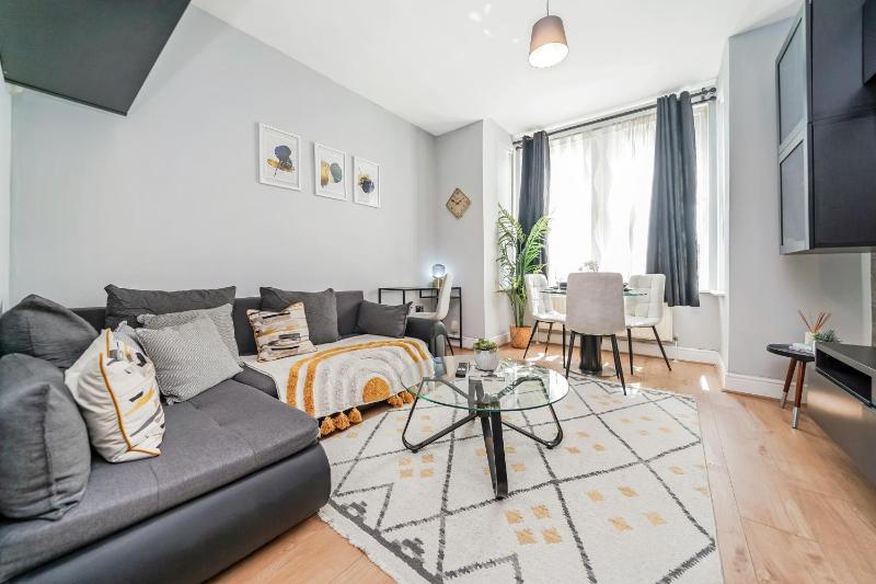 Rental unit close to Excel Exhibition — отель с удобствами в Лондоне