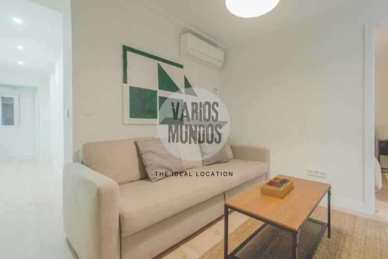 Nuevo Apt de 7pax en Calle Mayor 11 en la Puerta del Sol — отель в Мадриде, Испания