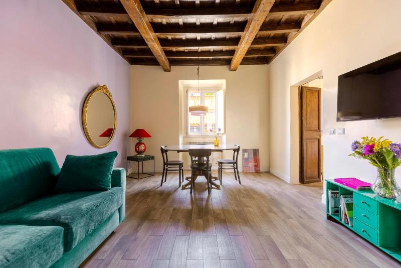 Цены на TrastevereHome - Giglio Piazza Farnese в Риме