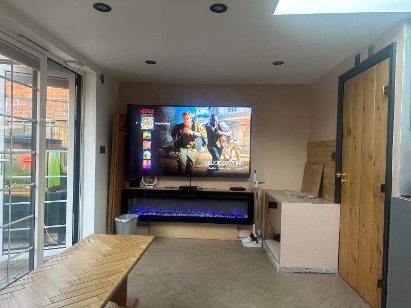 Stunning 1-Bed Studio in London — отель с удобным расположением в Лондоне