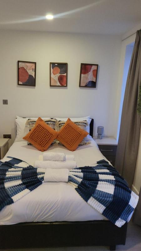 3 Bedrooms 2baths 3 toilets Excel City Airport O2 Sleeps up to 7, — отель в Лондоне, Соединенное Королевство