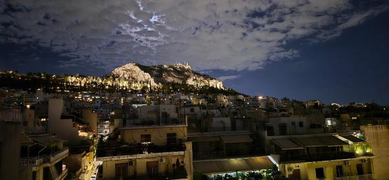 Lycabettus view apartment — отель с удобствами в Афины