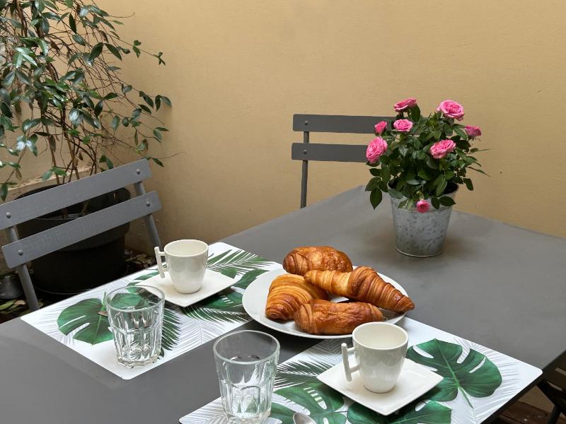 Charmant studio au coeur de Paris — отель в Париже, Франция