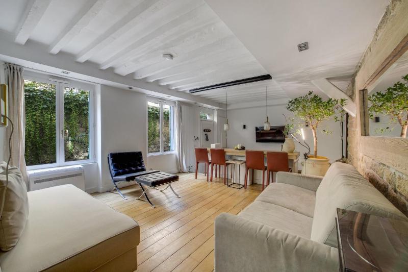 Hot Hot Hot Loft Faubourg Saint-Denis — забронировать отель в Париже