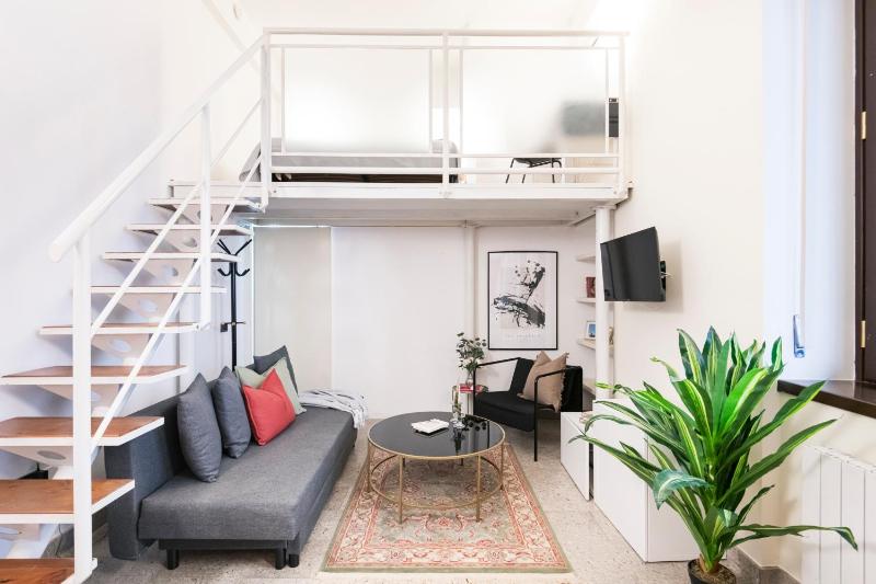 Easylife - Accogliente monolocale in Via Torino, posizione perfetta per scoprire la citta — забронировать отель в Милане