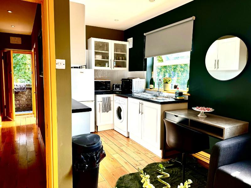 A Lovely 1 Bedroom Flat / Modern-Cosy — отзывы гостей и цены