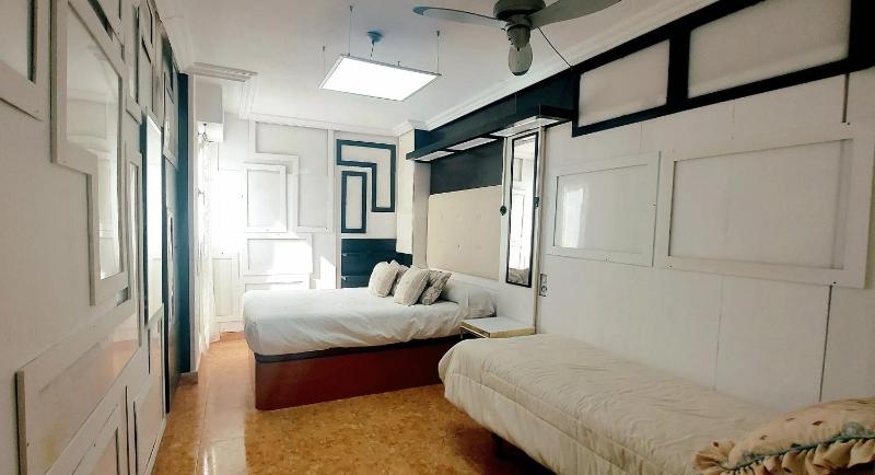 Comfortable Apartment in Alicante 78 m² with City View — отель с удобствами в Аликанте