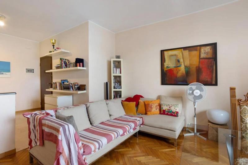 Appartamento Cadolini - Secured Parking! - Duomo in 20 min - Quiteness and Garden — забронировать отель в Милане