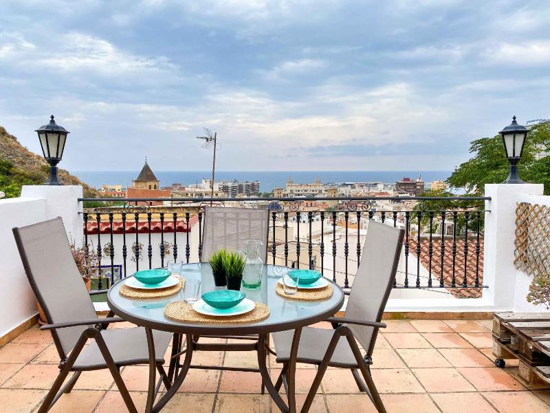 Casa Moll. Tradicion y bonitas vistas de Alicante — комфортный отель в Аликанте