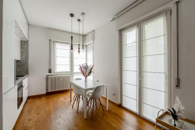 Favola House Isola — отель в Милане, Италия