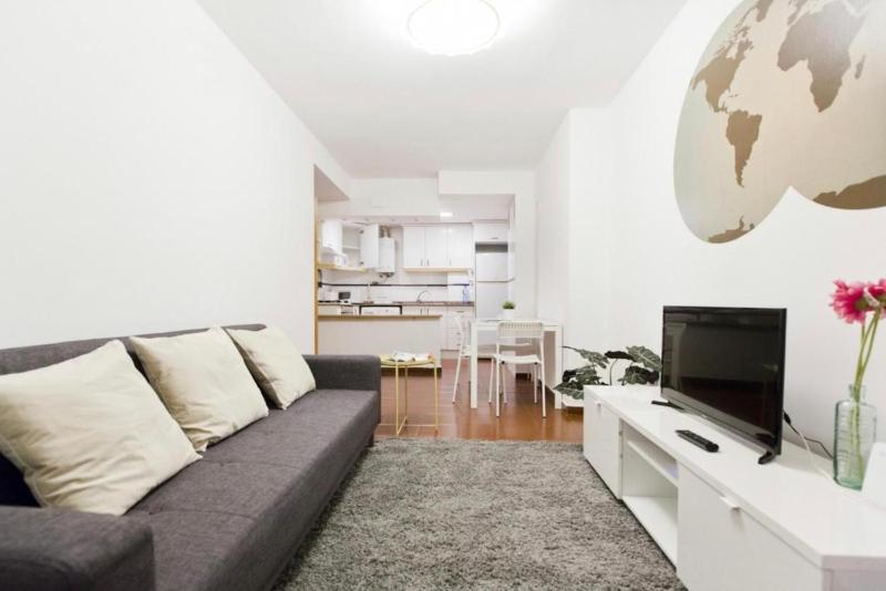Modern apartment in Valencia 56 m² with air conditioning — отель с удобным расположением в Валенсии