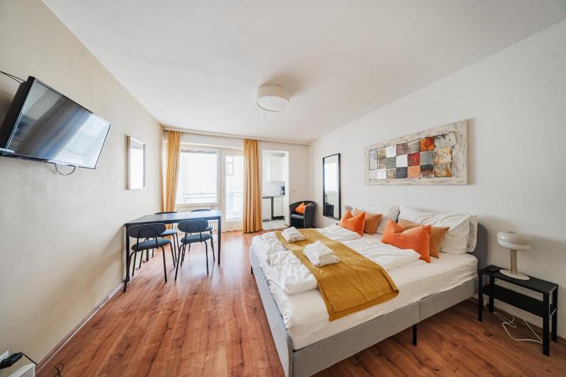 Цены на Studio next to Karlsplatz/Karlskirche в вене