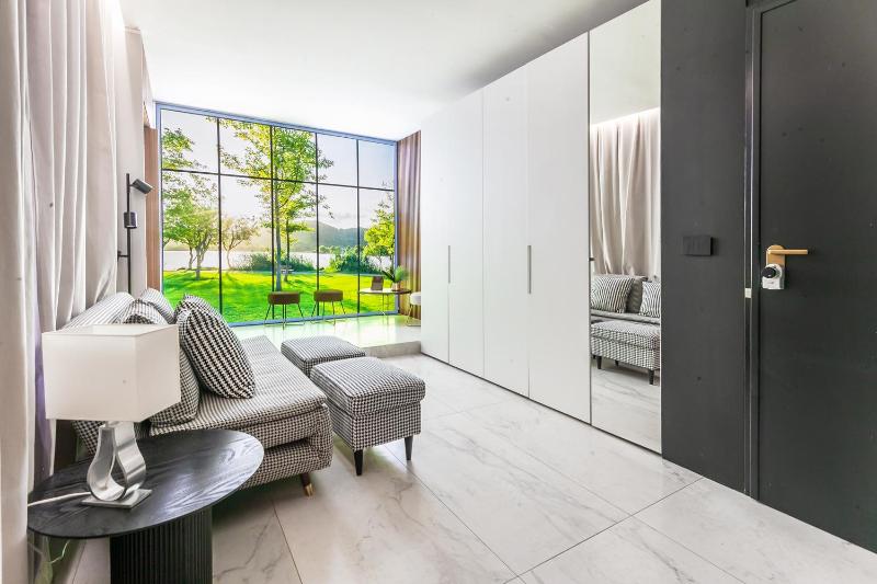 San Babila Prestige Suite - A few steps from Duomo — комфортный отель в Милане