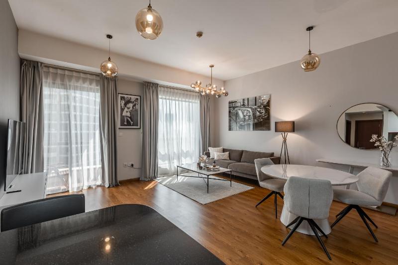 Beautiful 1 bedroom by the beach — комфортный отель в Дубае
