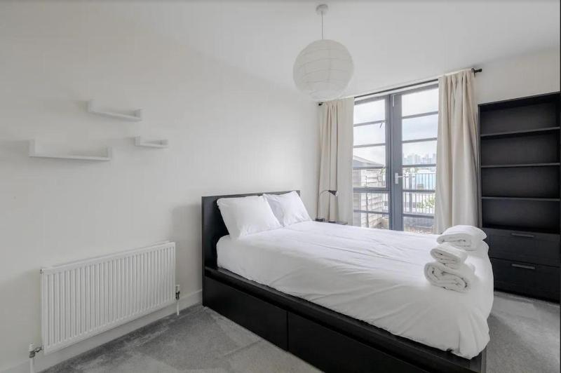 Stunning 1Bed Flat with Balcony - 5 mins to Station — отель в Лондоне, Соединенное Королевство