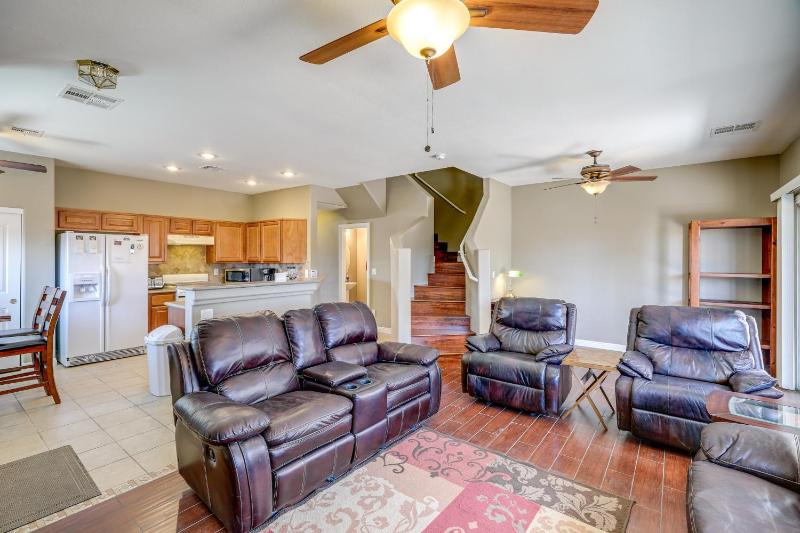 Las Vegas Condo with Patio and Pool Access! — комфортный отель в Лас Вегасе