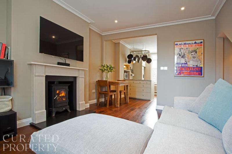 Цены на Luxury 2-Bed Marylebone Georgian House with Private Garden & Office в Лондоне