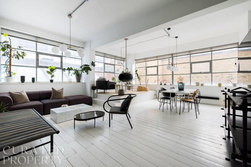 Spacious & Bright Loft Apartment - Shoreditch — забронировать отель в Лондоне