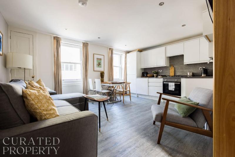 Modern 3-bed Duplex Apartment in Fitzrovia near Oxford Street — отель в Лондоне, Соединенное Королевство