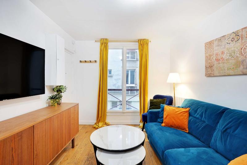 Charming apartment 6P2BR - RepubliqueLancry — забронировать отель в Париже