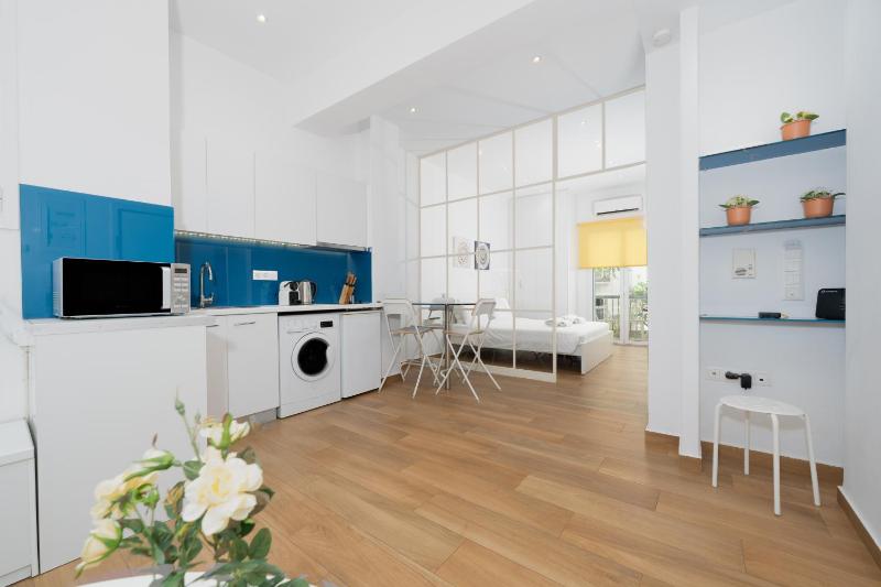 Charming Sunny Studio in Athens — отель в Афины, Греция