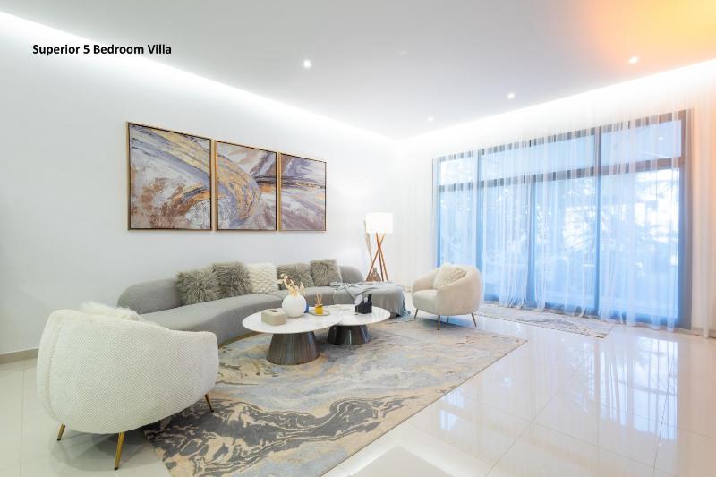 Al Dana Paradise Luxury Villas Palm Fujairah Sea View — отель с удобным расположением в Фуджейра