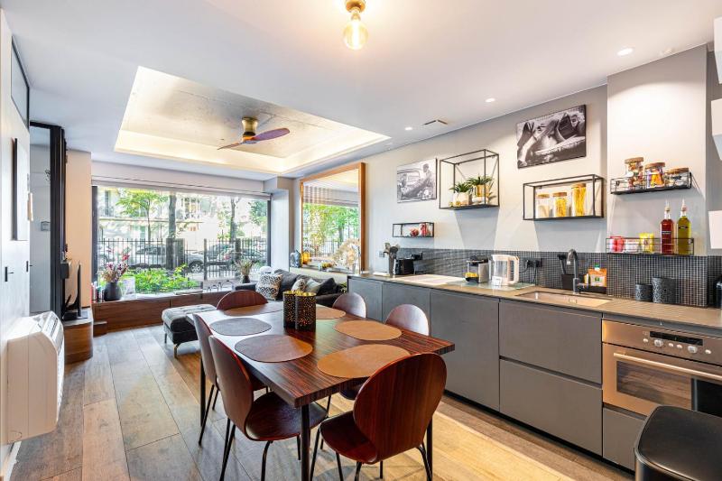 Modern Family Apartment Next To The Eiffel Tower — отель с удобствами в Париже