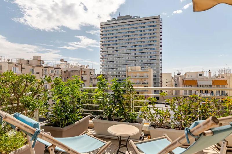 Skyview Penthouse / Central Athens — отель с удобствами в Афины