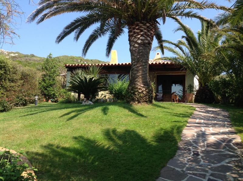 Villa Kuky a Santa Teresa - Rilassante B&B con piscina
