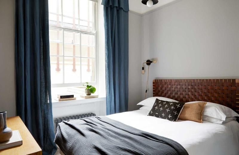 Stunning 1 Bedroom Apartment minutes from Angel Tube — отель с удобствами в Лондоне