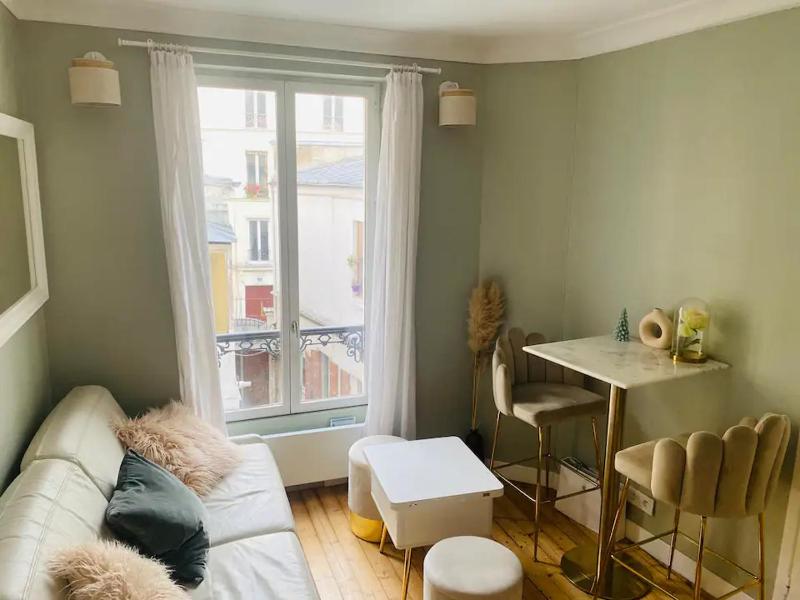 Wonderful Flat in Montmartre — отель с удобствами в Париже