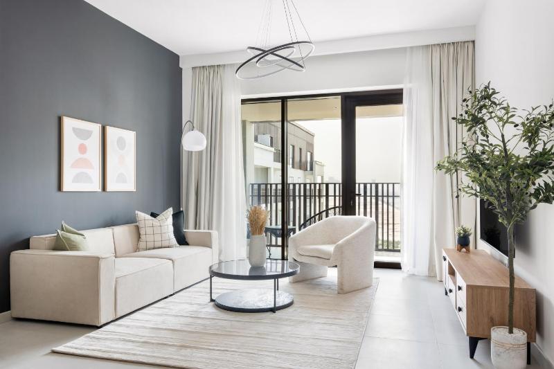 Silkhaus Chic 1BDR in Bayshore Creek Harbour — отель с удобствами в Дубае