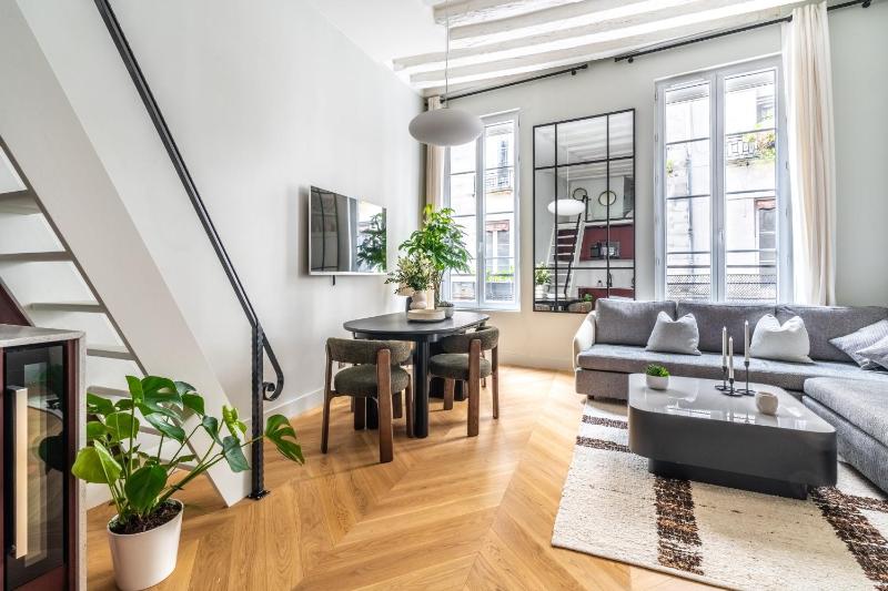 Luxury apartement, center of Paris — отель с удобным расположением в Париже