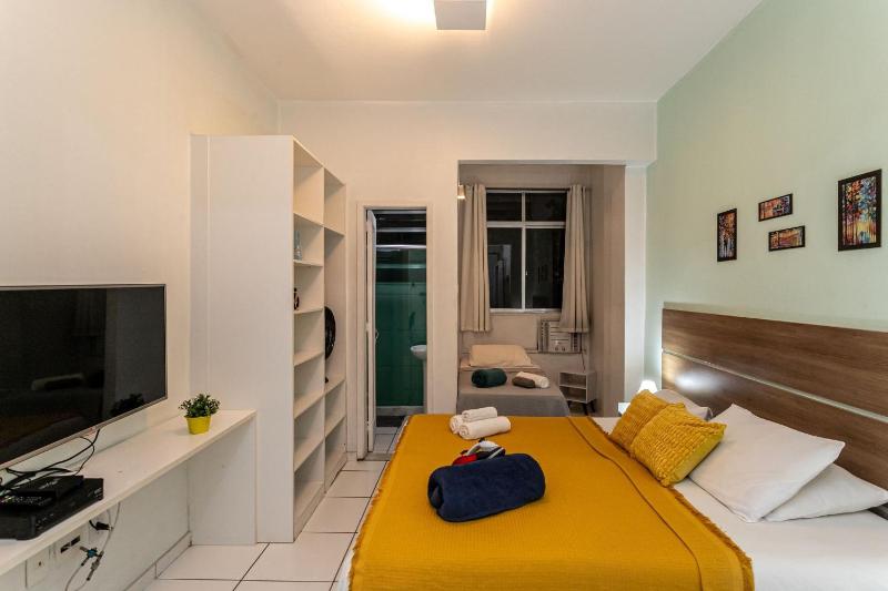 Цены на Copacabana Rio - 3 Hospedes, Praia e Conforto! в Рио
