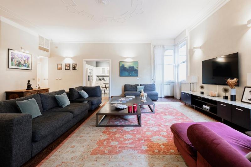 Easylife - Magnificent Splendid apt Sant'Ambrogio — отель с удобным расположением в Милане