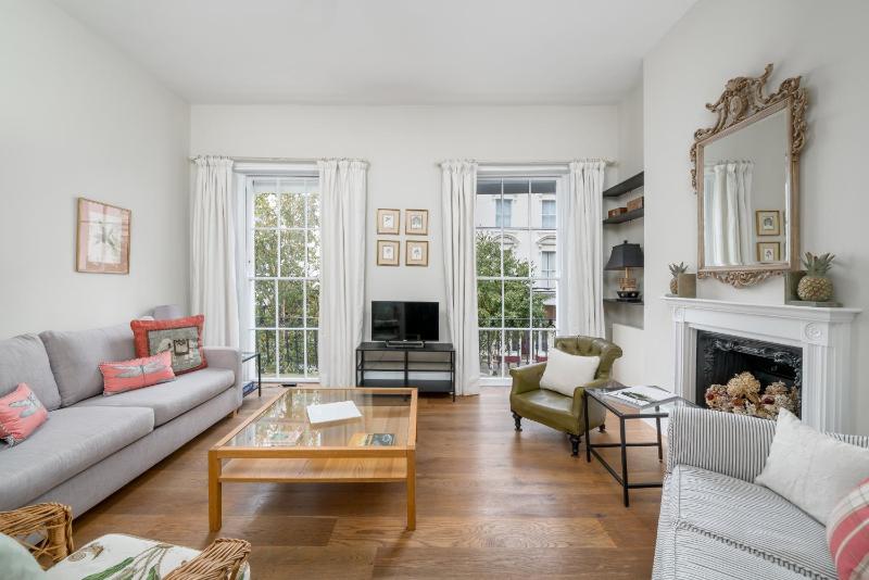JOIVY Bright flat for 6, near Victoria and Warwick square — отзывы гостей и цены