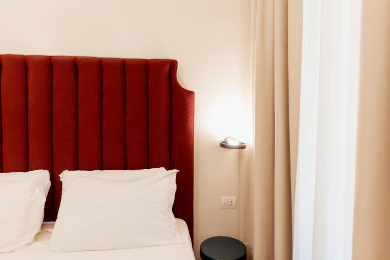 Residenza Umberto I — комфортный отель в Неаполе