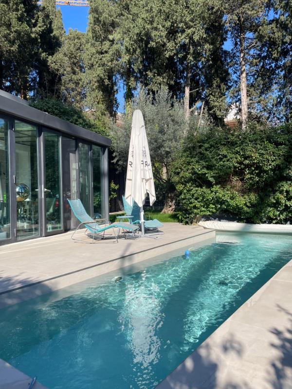 Modern Luxury Pool House — отель с удобствами в Риме