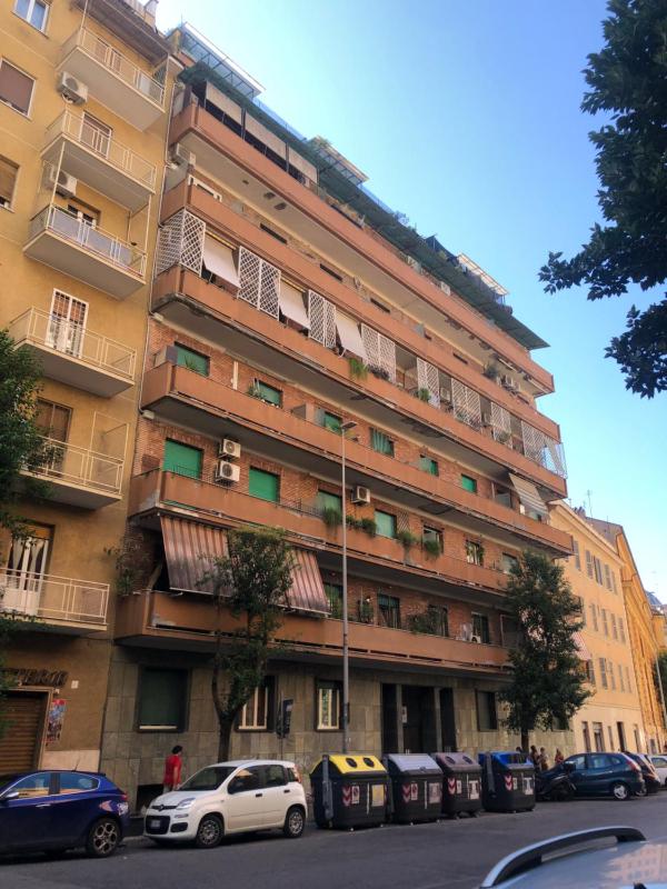 Flat for tourist use a stone's throw from center — забронировать отель в Риме
