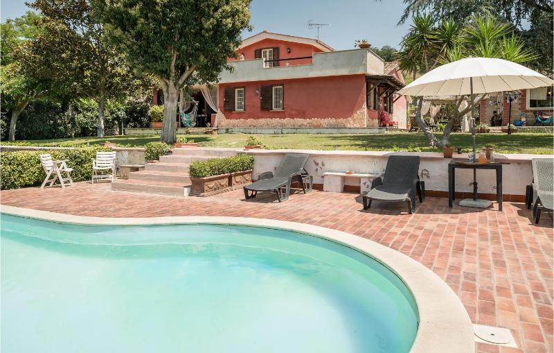 Amazing Home In Roma With Wifi — отель с удобствами в Риме
